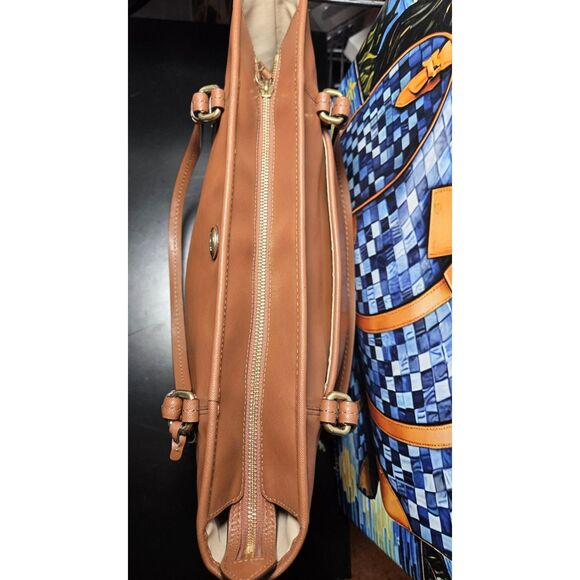 Coach Cross Grain Leather Shoulder Bag - EUC - Picture 3 of 11